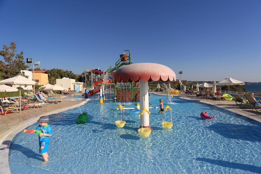 Aqua Sol Water Park Resort Paphos Exterior foto