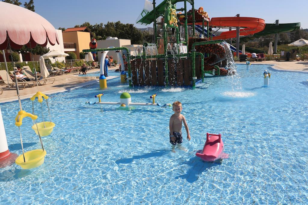 Aqua Sol Water Park Resort Paphos Exterior foto